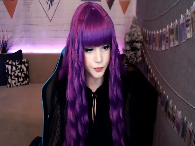 Live sex webcam photo for MonicaHigh #272338059