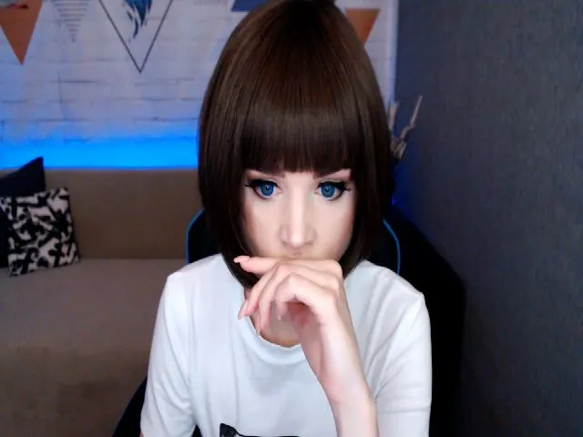 Live sex webcam photo for MonicaHigh #273695045