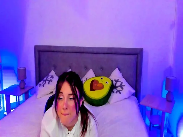 Live sex webcam photo for MonicaPayton #273399229