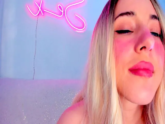 Live sex webcam photo for MonicaPayton #273842521