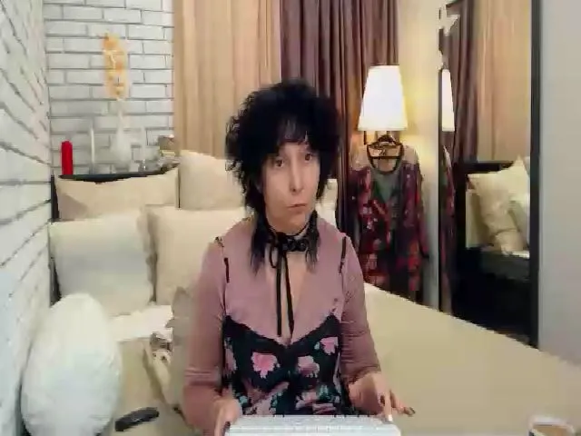 Live sex webcam photo for MonicaUDream #272222689