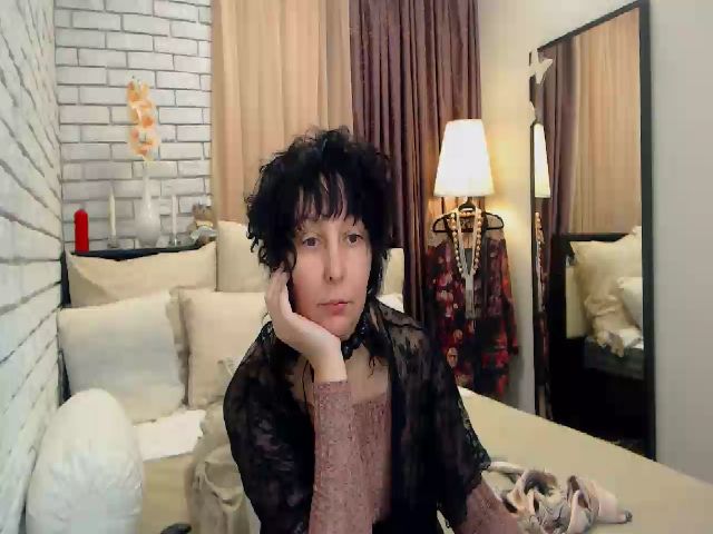 Live sex webcam photo for MonicaUDream #272324191