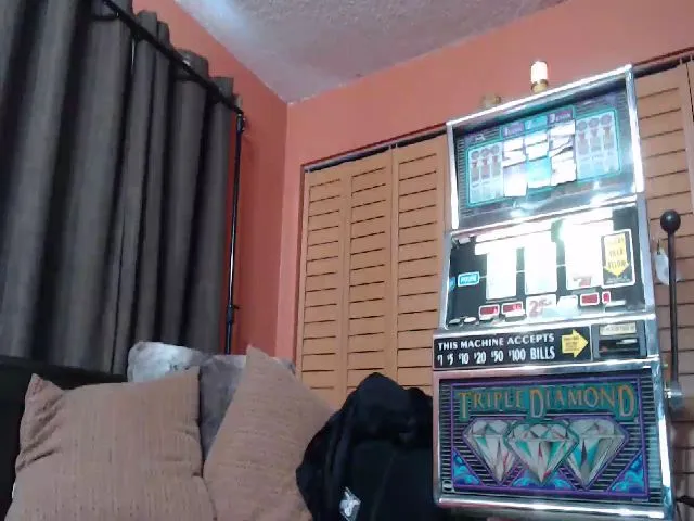 Live sex webcam photo for Monica_Leigh #271803213