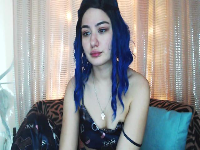 Live sex webcam photo for MonicaaX #273258617