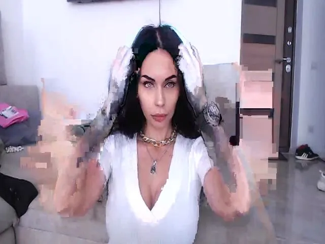 Live sex webcam photo for MonikaMo #274105665