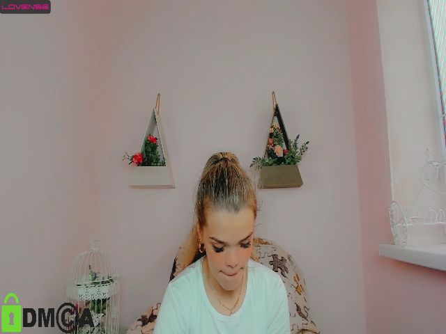 Live sex webcam photo for Monika_Cuteee #273957571