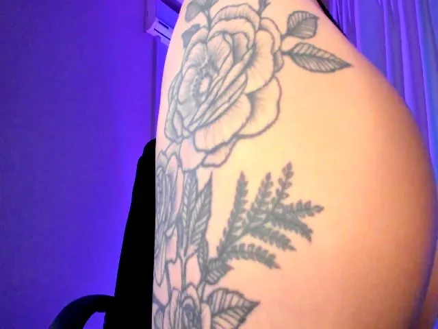 Live sex webcam photo for Montalle_ #272318119