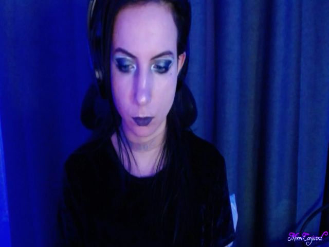 Live sex webcam photo for MoonConjured #272547324