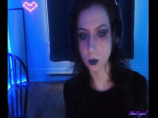 Live sex webcam photo for MoonConjured #273121455