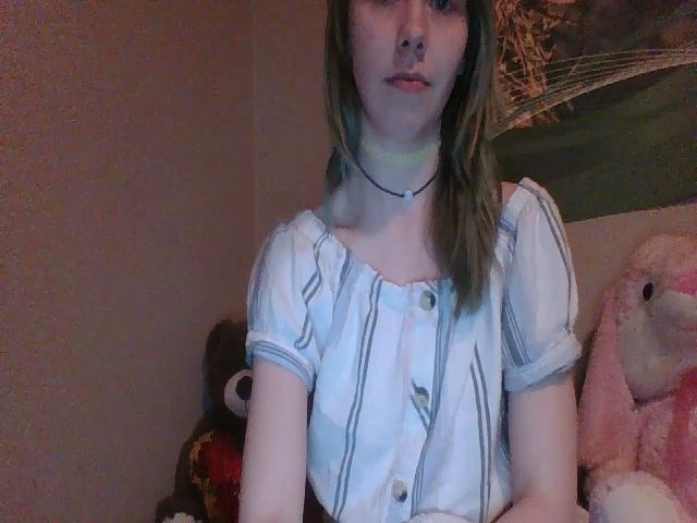 Live sex webcam photo for MoonbbFloof69 #272799674