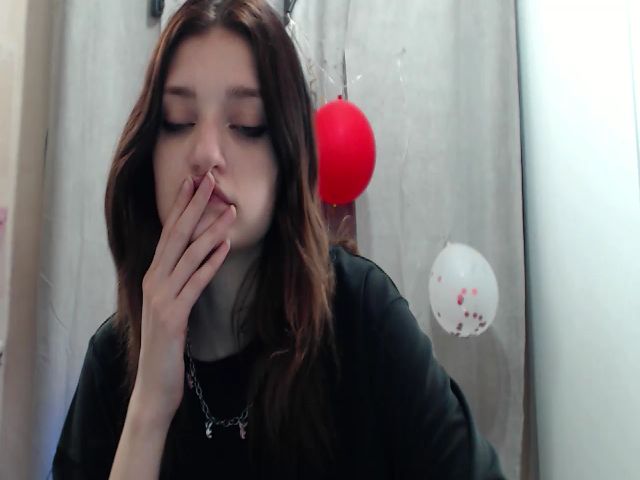 Live sex webcam photo for MoraCos #273398477