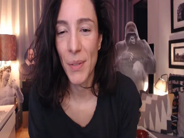 Live sex webcam photo for Mora_Marvels #273239420