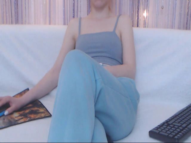 Live sex webcam photo for MorenaLoves #272673000