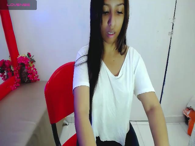 Live sex webcam photo for Morenasexy1 #271954672