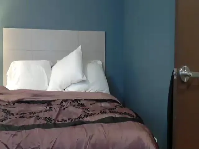 Live sex webcam photo for MorganLynne #273780061
