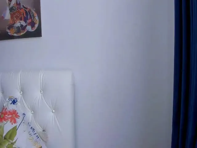 Live sex webcam photo for Moriarty999 #272265197