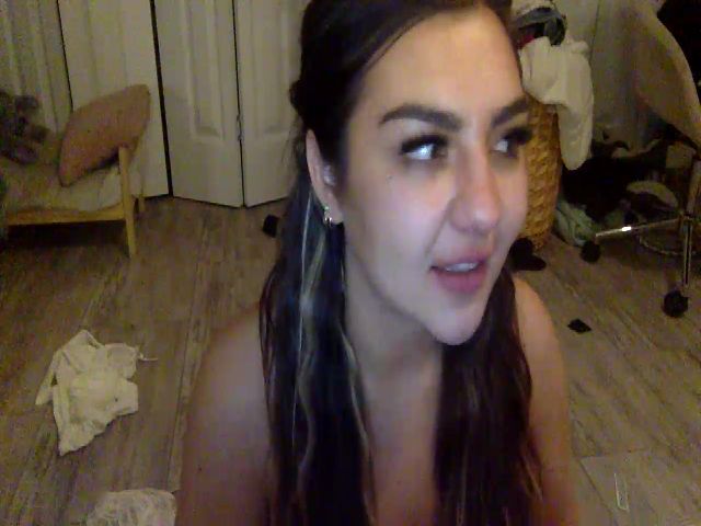 Live sex webcam photo for Mostlymiley #272462182