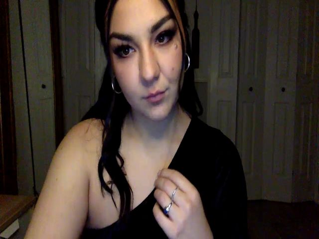 Live sex webcam photo for Mostlymiley #273325509