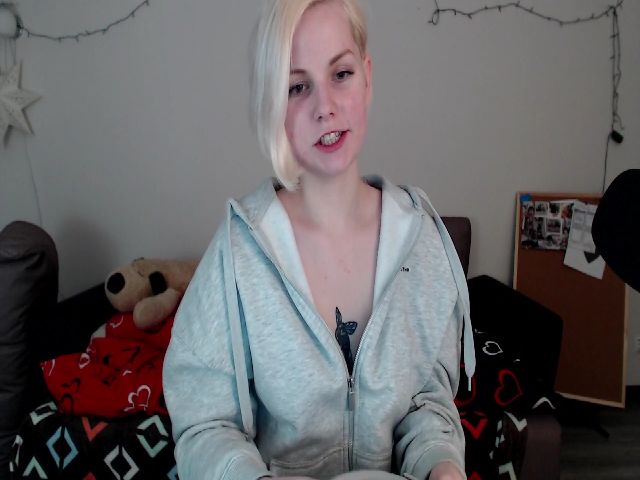 Live sex webcam photo for MozzarellaBlu #272223606