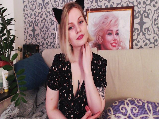 Live sex webcam photo for MozzarellaBlu #273385267