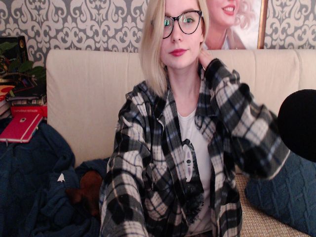 Live sex webcam photo for MozzarellaBlu #273556449