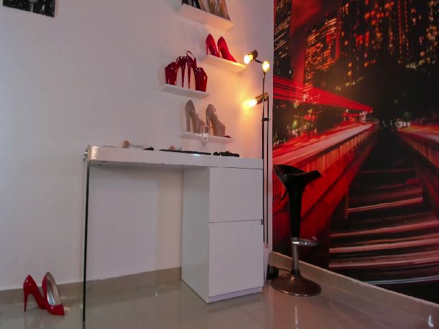 Live sex webcam photo for MrsEdha #272943094