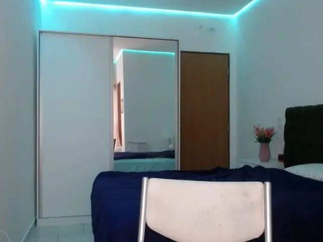 Live sex webcam photo for MrsLovage #271806035