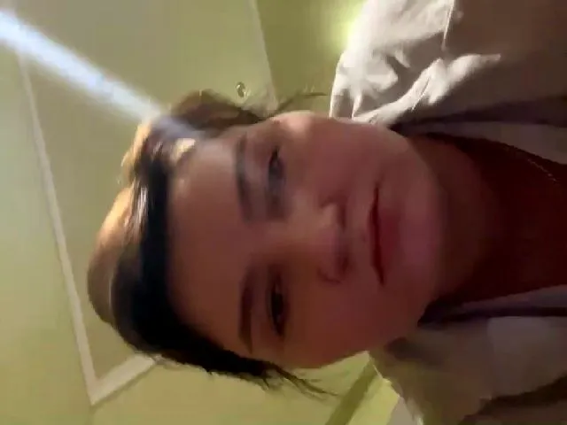 Live sex webcam photo for Mrs_Smith_ #273118842