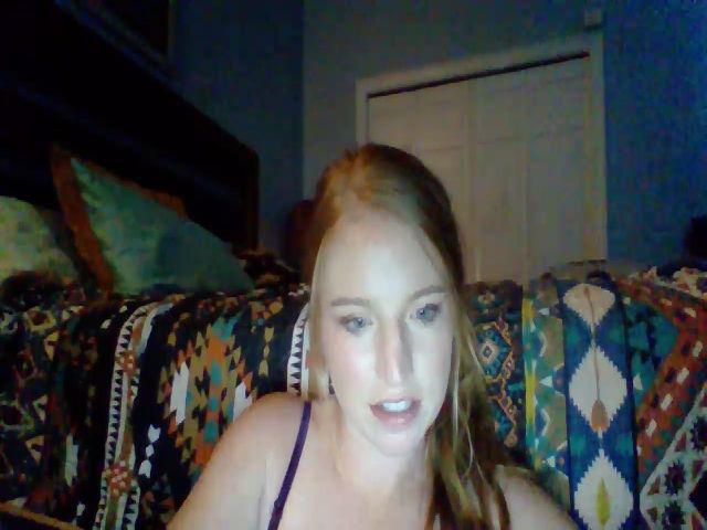 Live sex webcam photo for MsAshleyxoxo3 #274478579