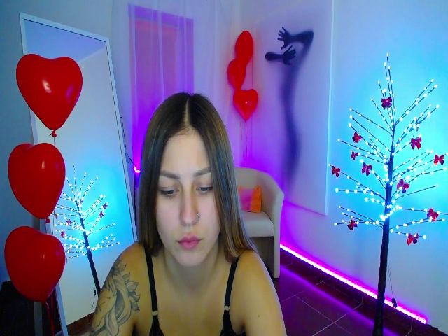 Live sex webcam photo for MsDream_ #272429012