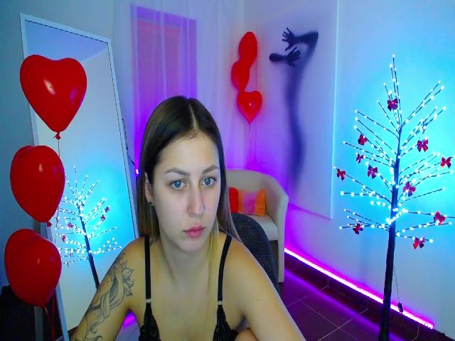 Live sex webcam photo for MsDream_ #272429629
