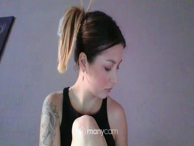 Live sex webcam photo for MsDream_ #273359322