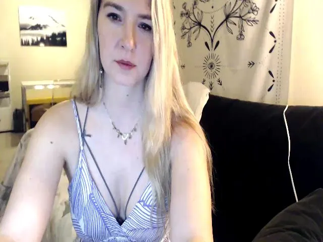 Live sex webcam photo for MsJinnaWhite #272603122