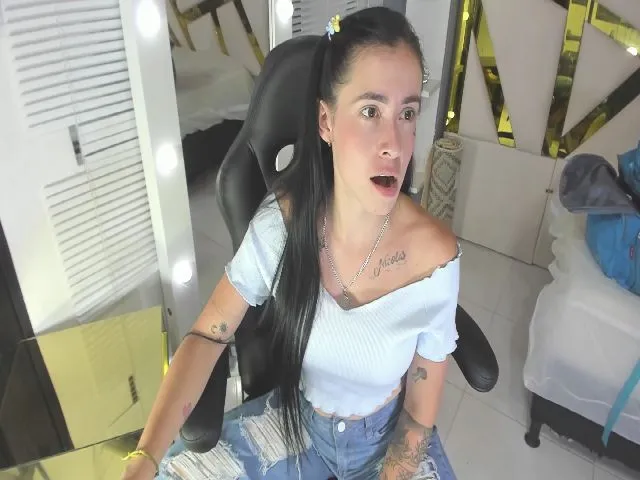 Live sex webcam photo for Msschloe_ #272983061