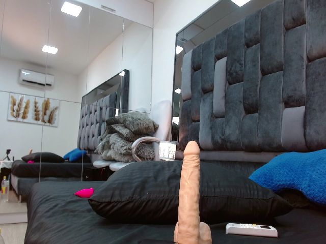 Live sex webcam photo for Msssofia_ #272248852