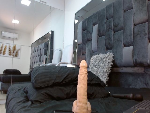 Live sex webcam photo for Msssofia_ #272836309