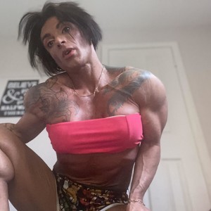 Live sex webcam photo for MuscleGirl #278198186