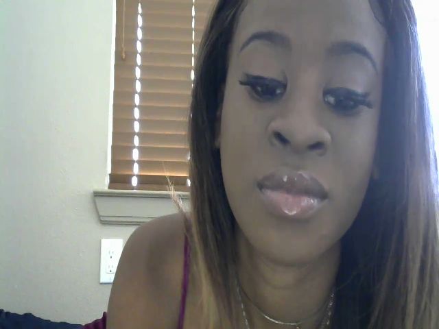 Live sex webcam photo for MxchaBxnny #273430741