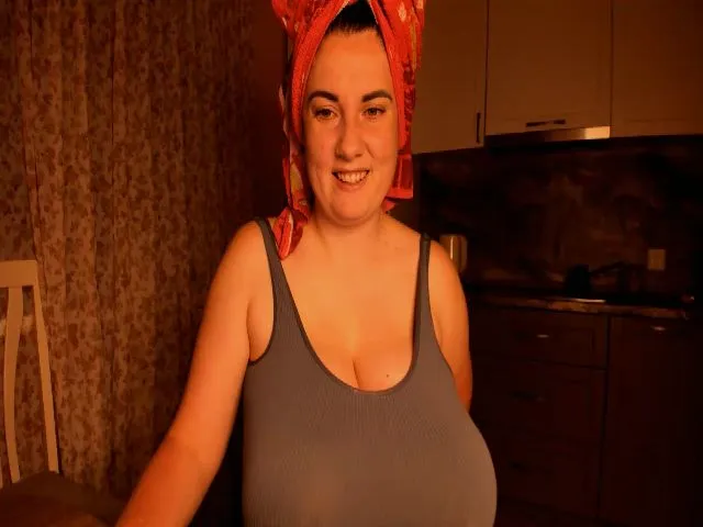 Live sex webcam photo for MyHornyVodka #273488844