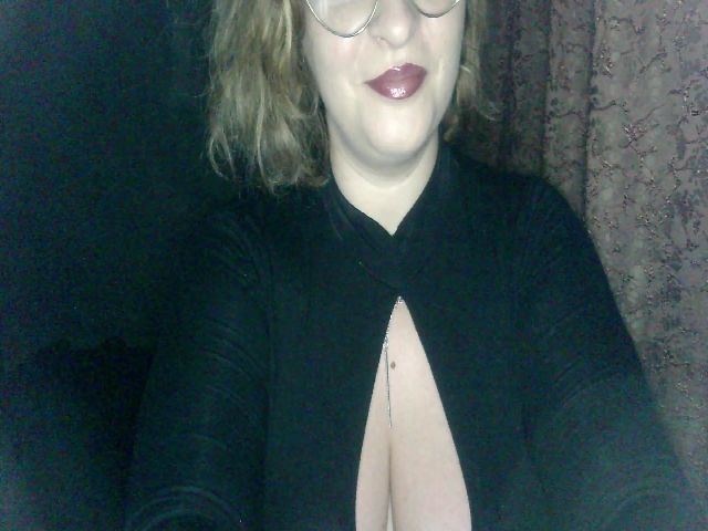 Live sex webcam photo for MyMistressV #272335223