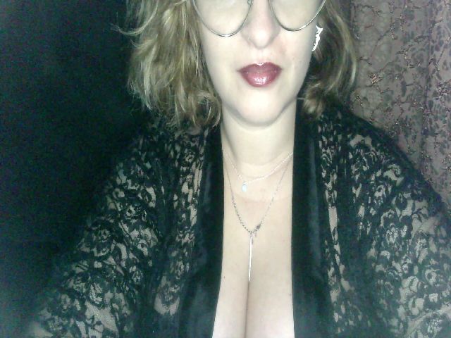 Live sex webcam photo for MyMistressV #272363598