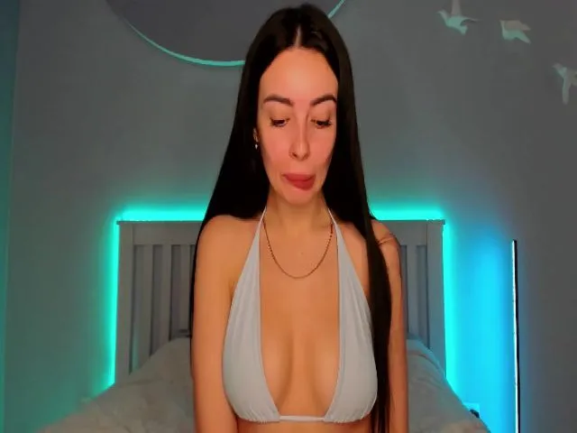 Live sex webcam photo for My_Brunett #273589936