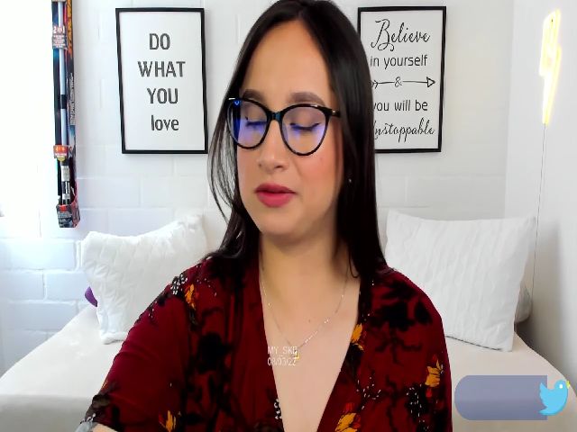 Live sex webcam photo for My_Skb #272678403