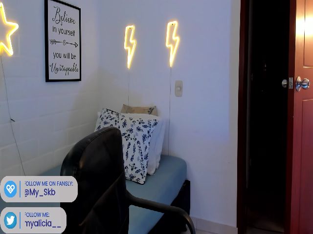 Live sex webcam photo for My_Skb #273770865