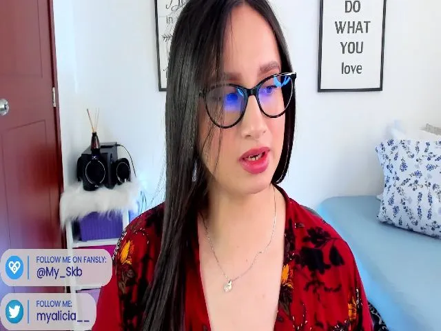 Live sex webcam photo for My_Skb #274331779