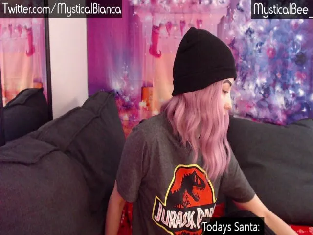 Live sex webcam photo for MysticalBee_ #271726346