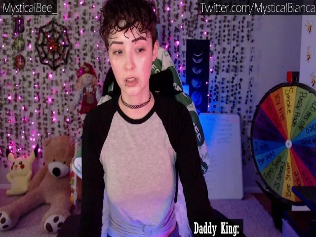 Live sex webcam photo for MysticalBee_ #273256794