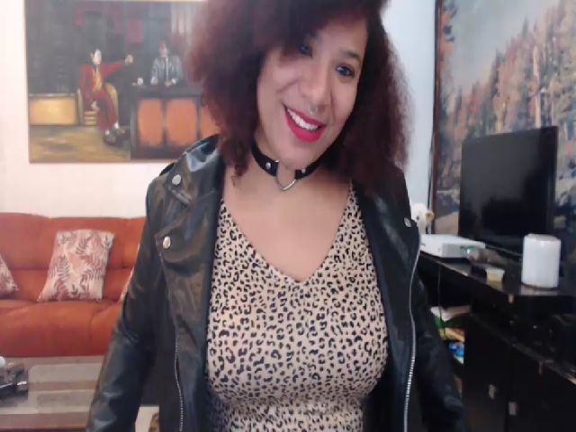 Live sex webcam photo for Mysticbae #271890945