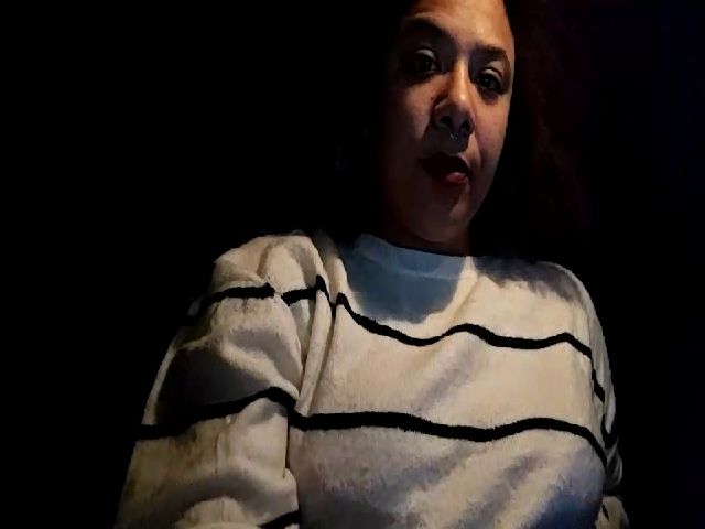 Live sex webcam photo for Mysticbae #271929257