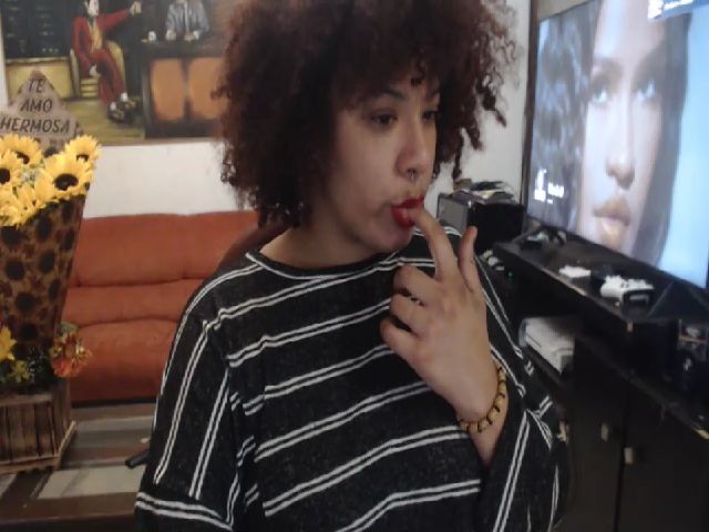 Live sex webcam photo for Mysticbae #272458170